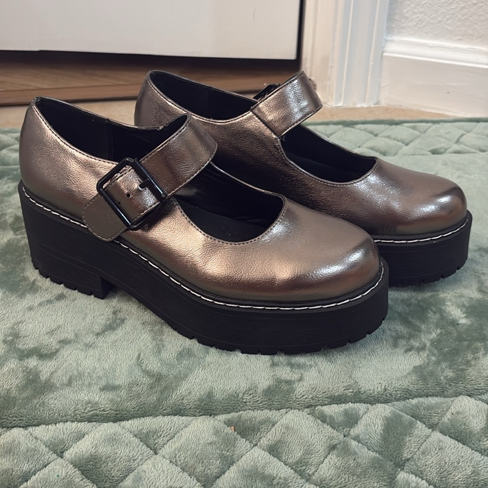 Soda brand platform Mary Janes, gunmetal/pewter silver color, size 10 women’s